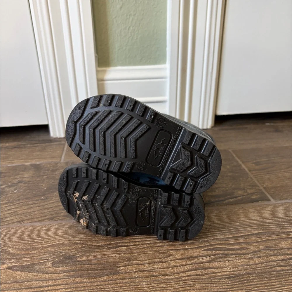 Blue mountain toddler rain boots